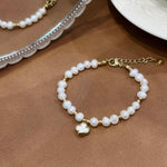 Fresh water pearl with lucky clover shell bracelet
