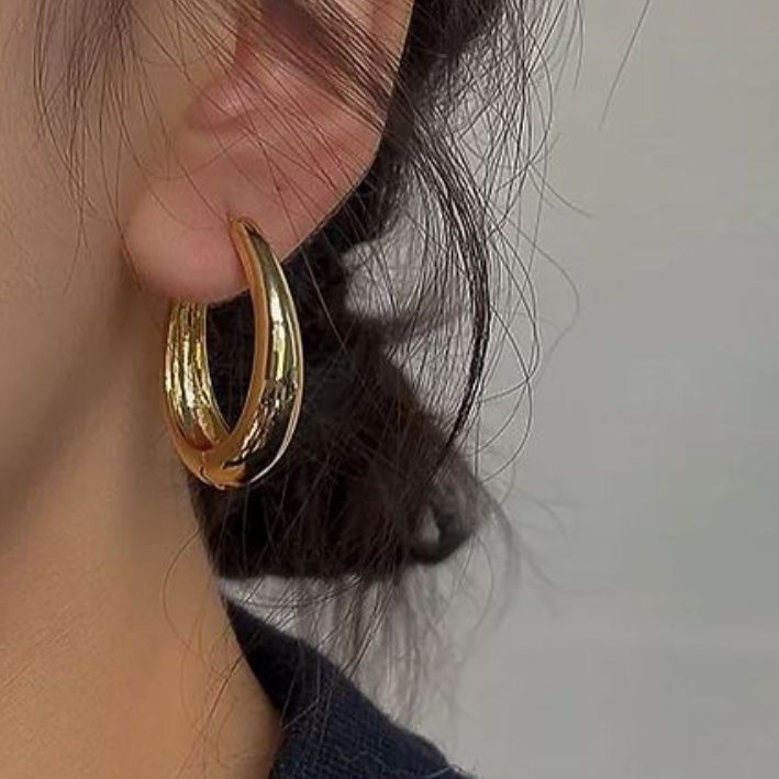 Oval Hoop Earrings Gold